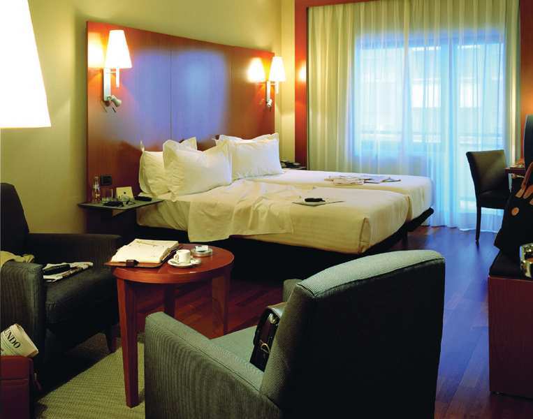 Ac Hotel Ponferrada By Marriott Room photo